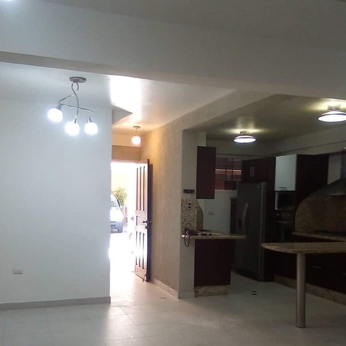 Imagen 3 de 14 de Town House En Mañongo