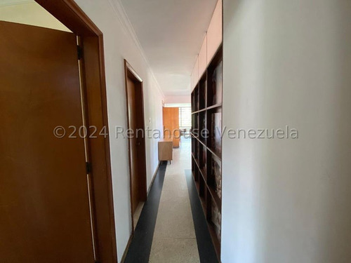 Extraordinaria Planta Alta Con Excelente Ubicación En La Floresta. Mls # 25-3270 Lp