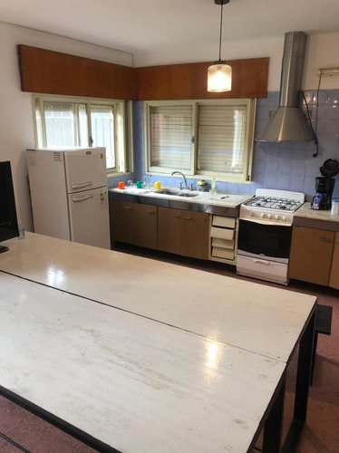 Casa En Los Boulevares- Los Hungaros 4494-tres Dormitorios Y Departamento Independiente