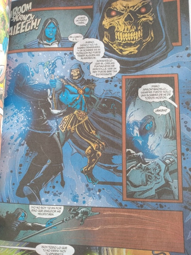 Imagen 3 de 5 de Libro Cómic Heman Y Los Amos Del Multiverso Español Pasta