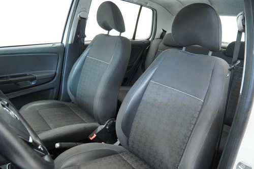 Volkswagen Fox 1.6 MSI COMFORTLINE 8V FLEX 4P MANUAL