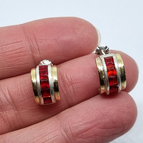 Imagen 2 de 6 de Aros Plata Y Oro Con Piedras Rojas