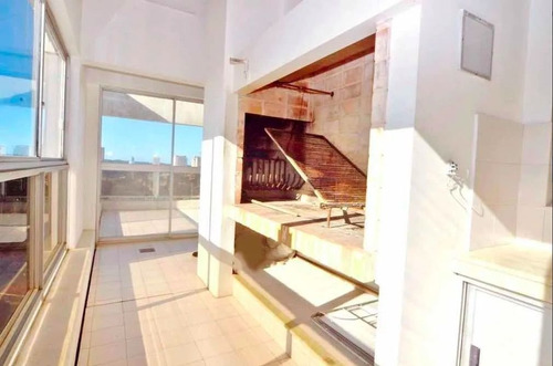 Apartamento En Venta De 5 Dormitorios En Playa Mansa
