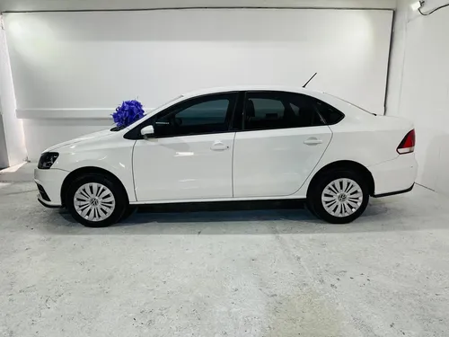 Volkswagen Vento 1.6 Starline At