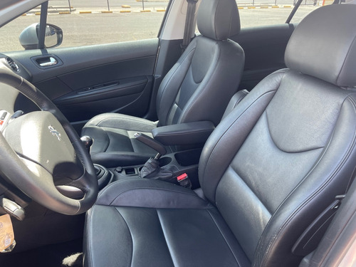 Imagen 10 de 25 de Peugeot 408 Allure+ Hdi ¡inmaculado!