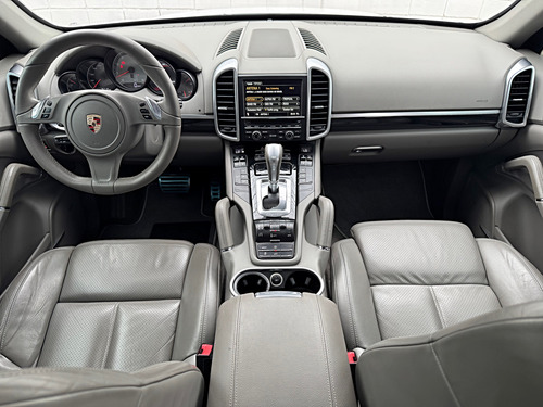Porsche Cayenne 4.8 V8 S 5p