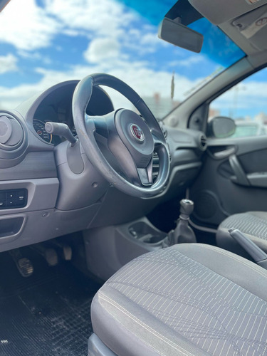 Fiat Palio Fiat Palio Attractive 1.0 8V (Flex)