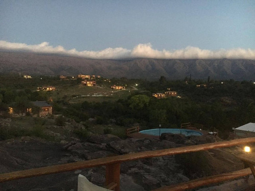 Nono Venta De Complejo Con 4 Casas Y Dpto