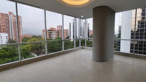 Oficinas En Arriendo Poblado 643-8292359
