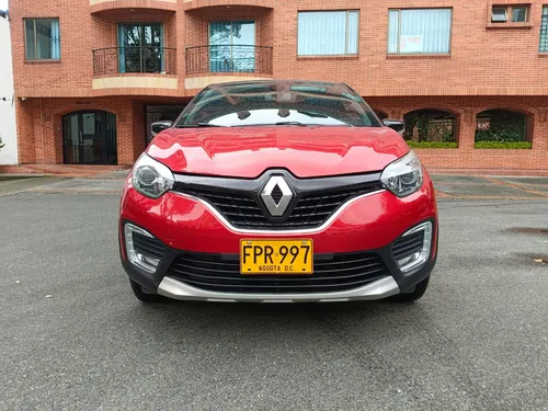 Renault Captur INTENS 4X2 2000CC AT AA