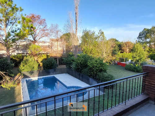 Casa En Venta Amoblada 5 Ambientes Con Pileta En Barrio Sept