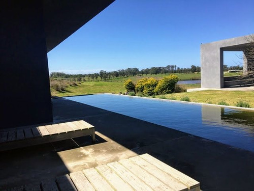 Quinta En Venta De 4 Dormitorios En Manantiales