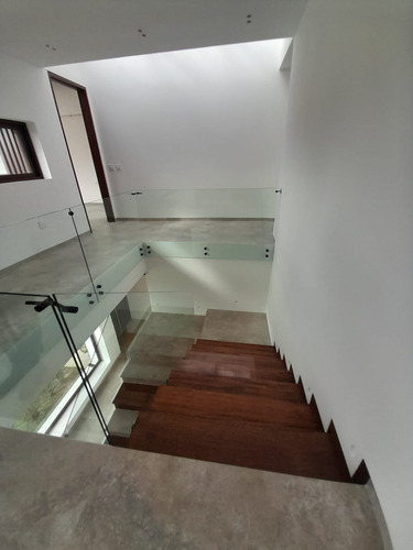 Puembo Vendo Hermosa Casa Por Estrenar 3 Dormitorios Jardín