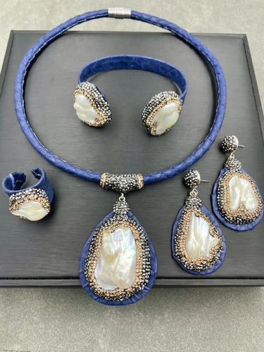 Conjunto De Perlas Barrocas De Agua Dulce Moizanite Y Piel U