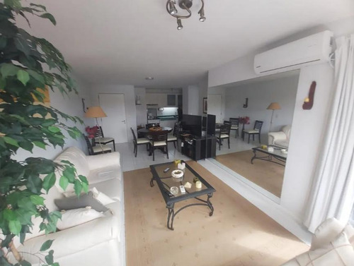 Imagen 7 de 17 de Excelente Apartamento De 2 Dormitorios En Edificio Palm Beach - Playa Mansa