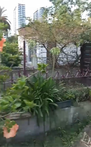 Vendo 2 Casas En Un Padrón De 400m2, Al Frente Jardín, En Una Planta 5 Dorm, 3 Baños, Entrada Para Autos 5. Malvin Sur Usd 280.000 Dolares