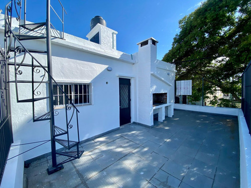 Casa De Altos, Excelente Construcción, Mb Estado, Gran Punto.