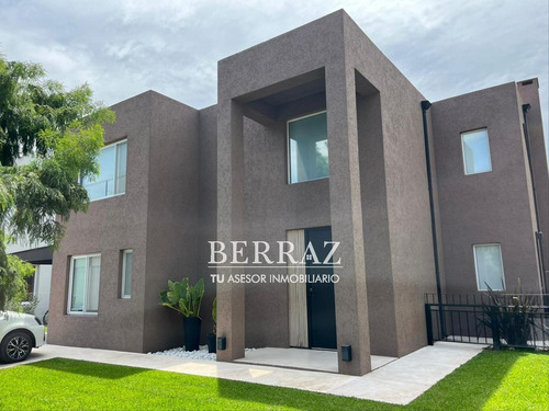 Casa  En Venta En Ayres Plaza, Pilar, G.b.a. Zona Norte