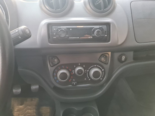 Imagem 7 de 10 de Fiat Fiorino 2021 1.4 Hard Working Flex 4p 5 Marchas