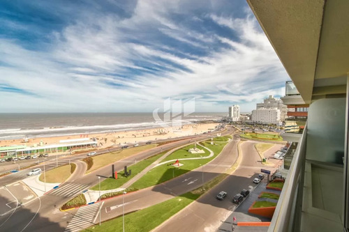 Alquiler De Espectacular Apartamento Con Vista La Brava. Cómodos, Amplios E Iluminados Ambientes. Excelentes Servicios.