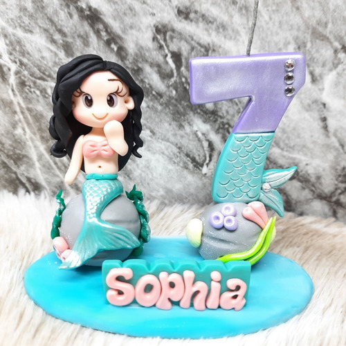 Imagem 3 de 7 de Topo Bolo Personalizado Biscuit Vela Sereia Cabelo Preto