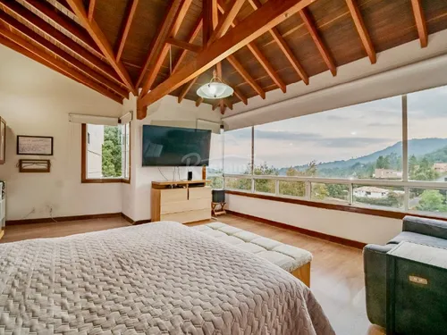 Casa En Venta En Loma Del Escobero. Cod V776118