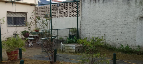 Casa 4 Dormitorios, Garage Y Jardín En Don Bosco