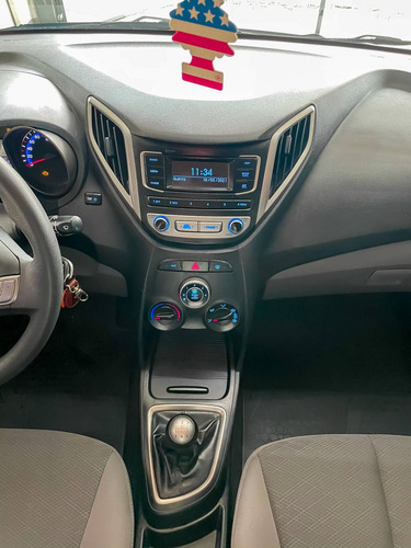 Imagem 4 de 9 de Hyundai Hb20s 1.0 Comfort Plus 12v Flex 4p Manual