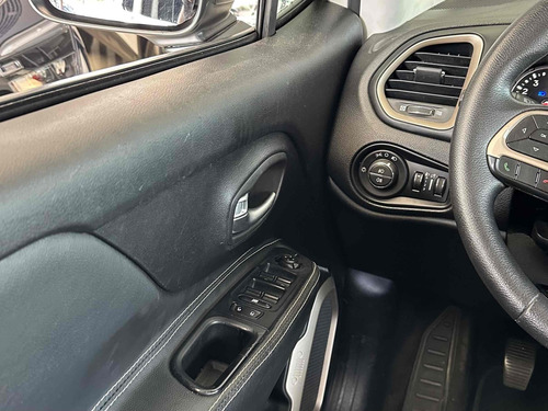 Jeep Renegade 1.8 16V FLEX SPORT 4P MANUAL