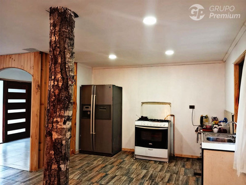 Casa En Venta De 4 Dorm. En Pucón