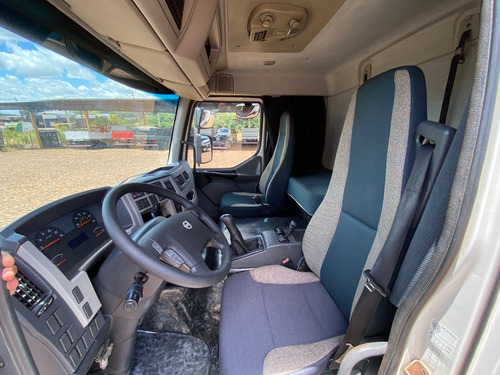 Volvo Vm 270 4x2 Cabine Leito Com Bau