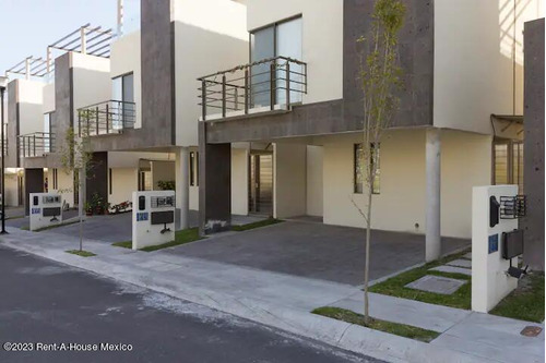 Casa En Venta En Zona De El Mirador 