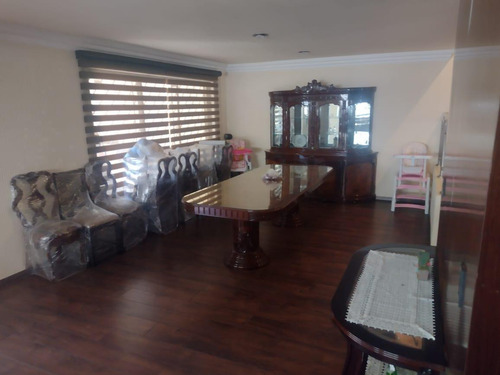 Casa En Desniveles De 3 Pisos, Hacienda Ojo De Agua Sup. 525 Mts