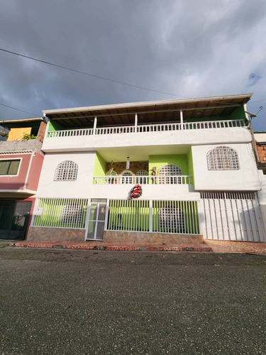 Casa En Barrio Sucre