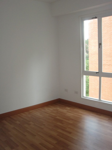 Alto Hatillo Espectacular Vista Pozo De Agua Calle Privada Vigilancia Edificio Nuevo Pisos De Mármol Cocina Ciao Cucine 180mts 4h/4b/ Exclusivo Edificio Nuevo 2 Puestos En Sótano Maletero