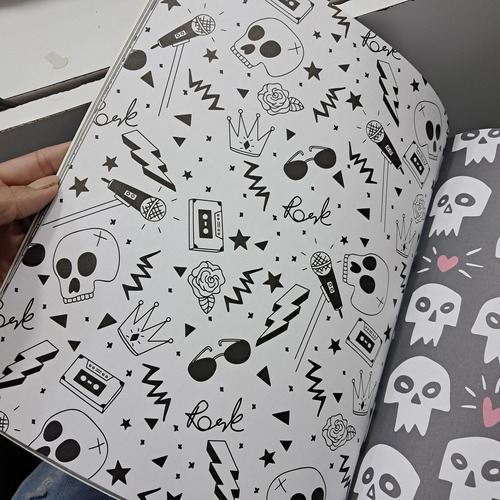 Libros/ Cuaderno Para Colorear Hermosas Calaveras 3uni