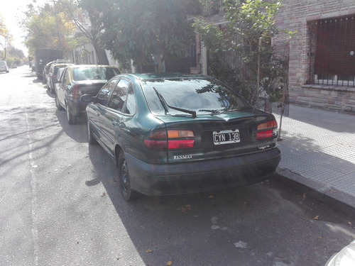 Imagen 10 de 11 de Renault Laguna 2.0 1999 Volvo Titular Desde El 2003 Capital