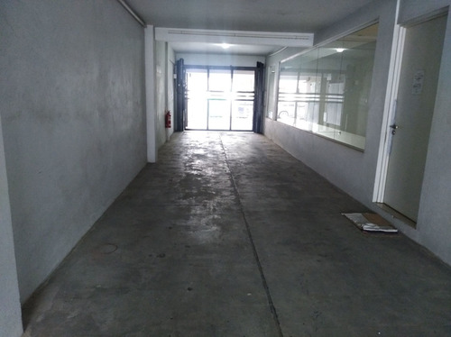 Imagen 3 de 8 de Cochera Cubierta Grande En Pb-15 M2-oportunidad!!!