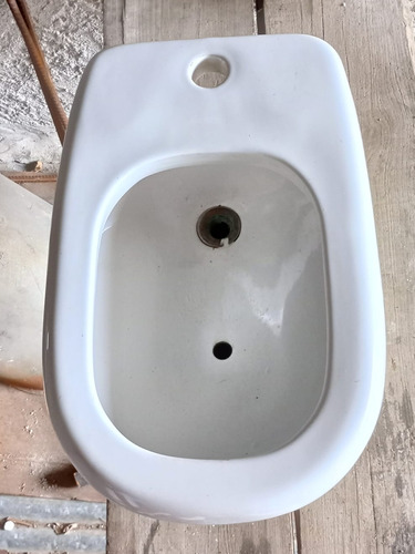 Bidet Ferrum Con Detalle 1200 Pesos