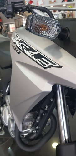 Imagen 2 de 19 de Honda Xre 300 Color Verde