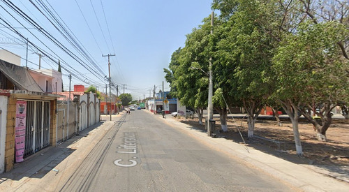Casa En Remate Bancario En C. Literatura, Ex-hacienda El Tintero, El Tintero, Santiago De Querétaro, Qro. (60% Descuento, Excelente Plusvalía) ¡gran Oportunidad De Inversión! - Sk12