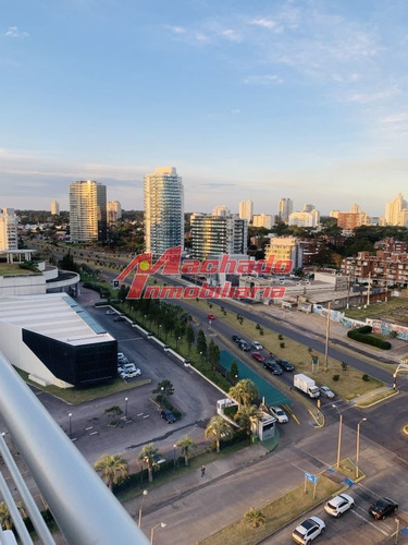 Imagen 11 de 25 de Apartamento En Venta De Máxima Categoría , Playa Mansa , Punta Del Este