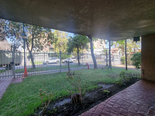 Lyon A Unas Cuadras De Metro