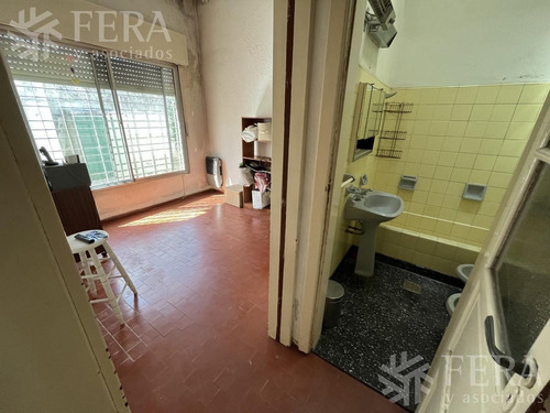 Imagen 10 de 17 de Venta Casa A Reciclar De 3 Ambientes Con Patio Y Terraza En Wilde (28026)