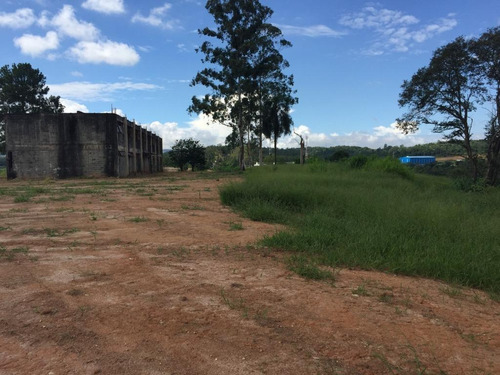 Excelente Oportunidade!!! Área Bruta: 215.960,01m², Sendo 3 Platôs: - Te0018