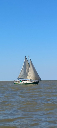 Velero Clásico De Madera, Con Vela Cangreja