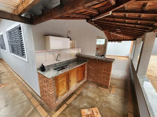 Casa - Cajuru/sp