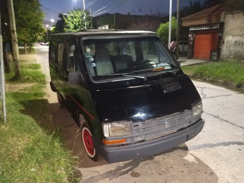 Renault Trafic Furgon Corto Vidriad