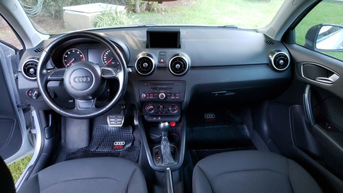 Audi A1 2011 1.4 Attraction Tfsi Stronic 122cv