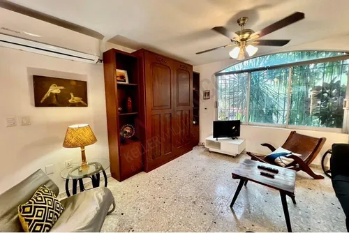 Precio Reducido Casa Con 2 Terrazas En La Azotea Y Un Patio